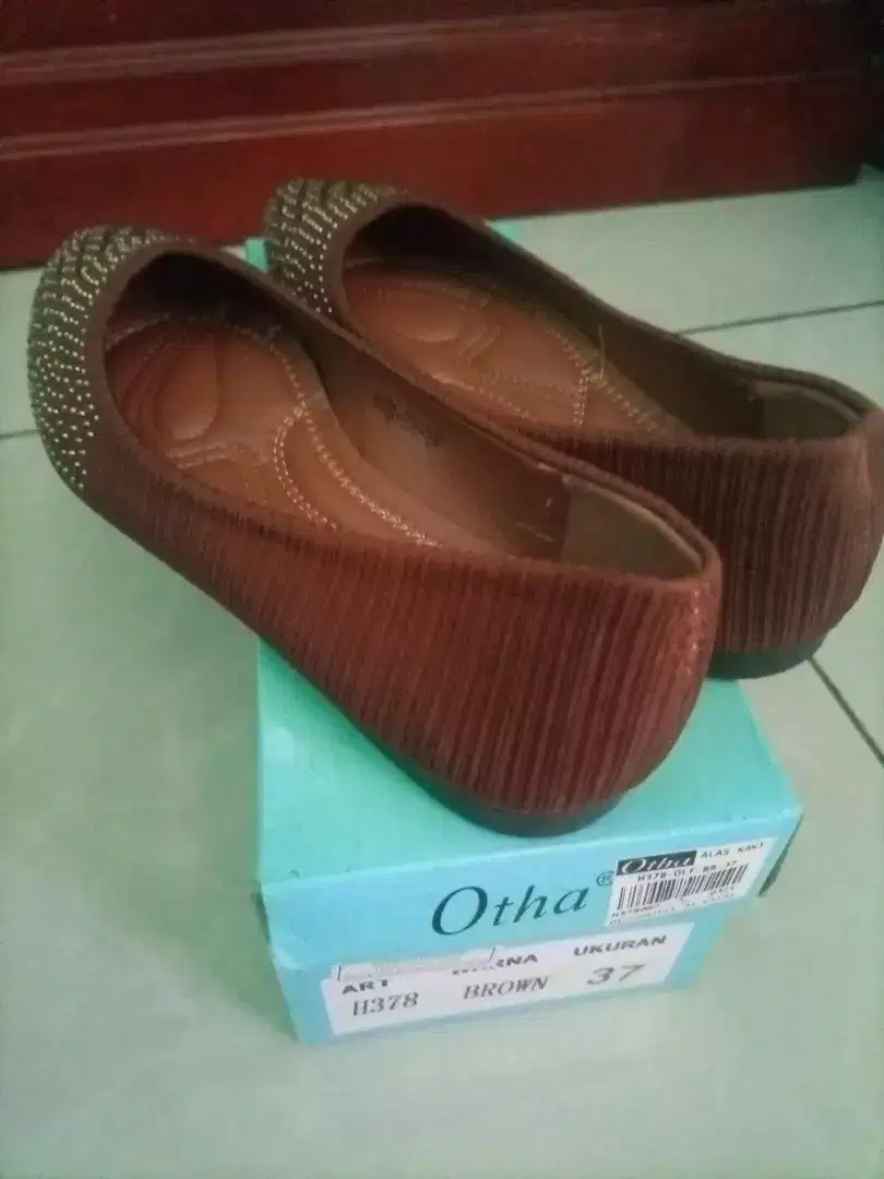 Sepatu merk otha size 37