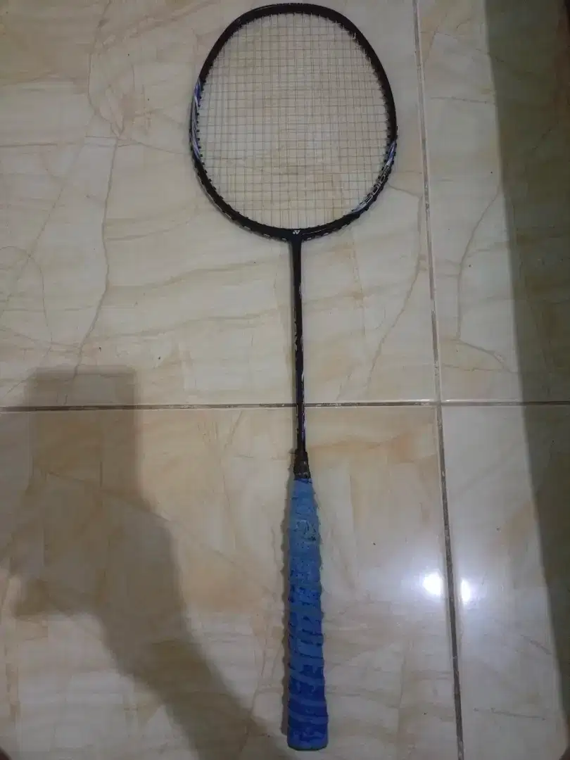 Raket Yonex Astrox Lite 27i, kalau mau nego tipis blh, lnjt deskripsi