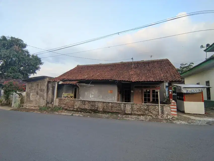 Di jual rumah lokasi strategis