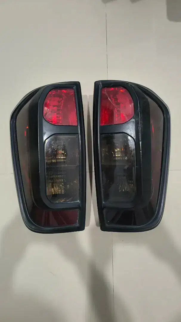 STOPLAMP KANAN KIRI NISSAN NAVARA VL D23 2017