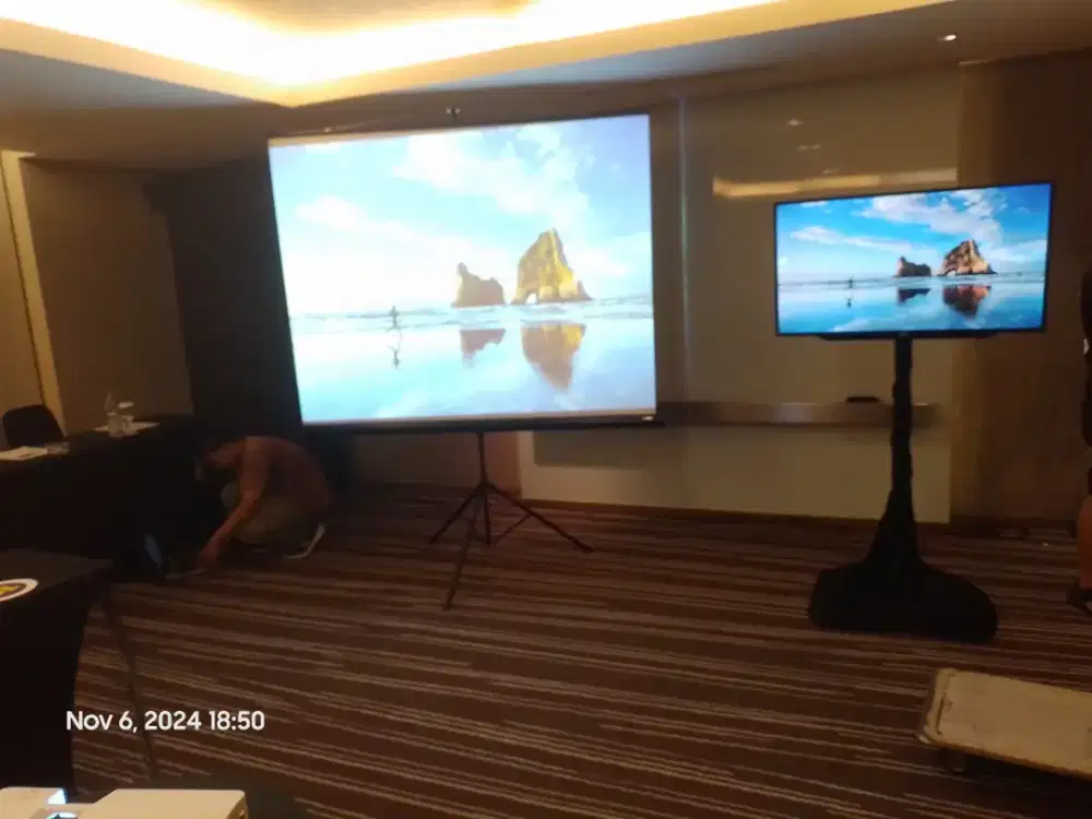 SEWA LCD Proyektor JOGJA Rental lcd led tv videotron