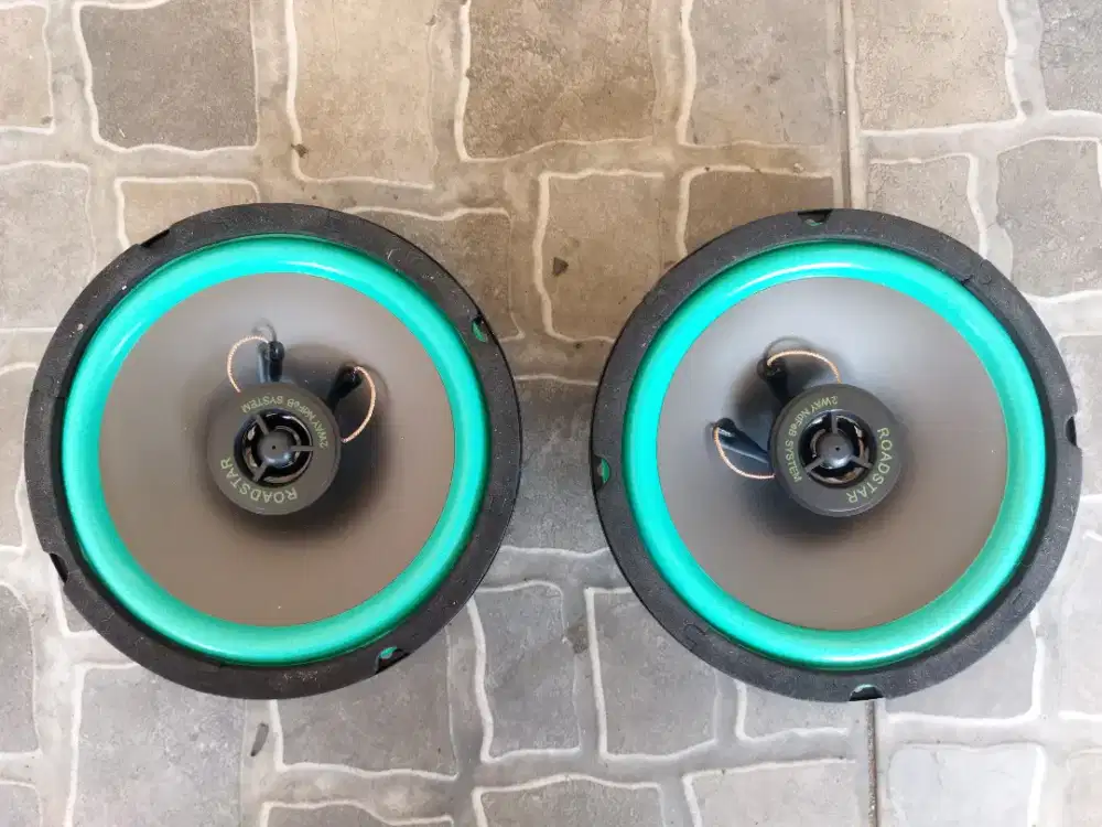 Speaker mobil 5in baru sepasang