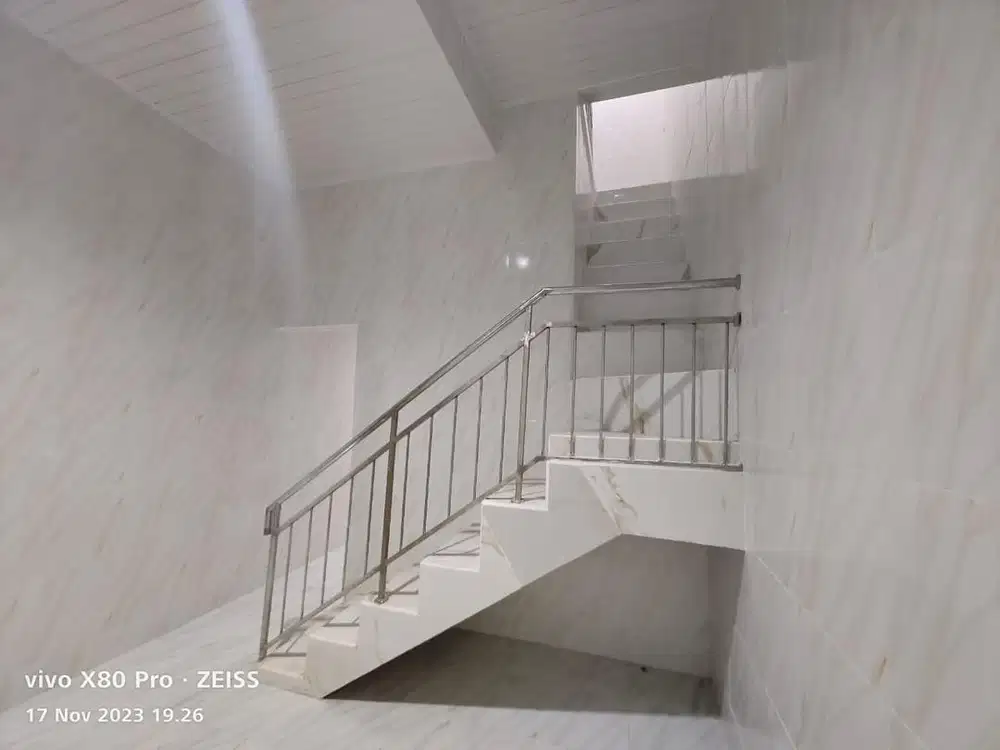 Sewa Rumah 2 Lantai Sukapura Kelapa Gading