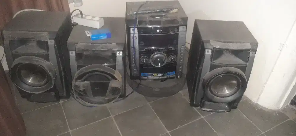 Speaker LG ada 3 disc dvd