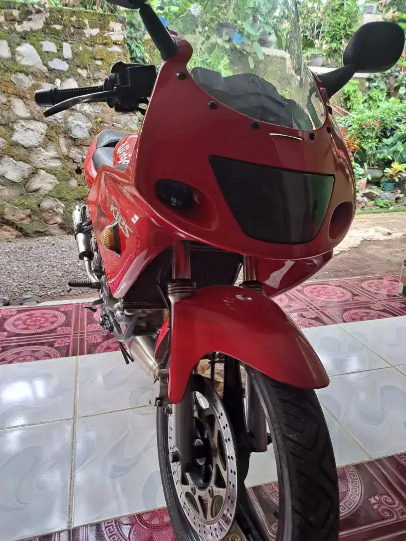 Kawasaki ninja 150  RR th 2012 ,merah ,mesin kering ,tinggal gas