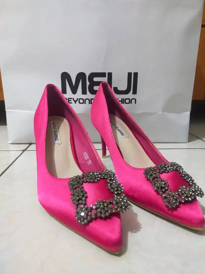 Sepatu wanita high heels