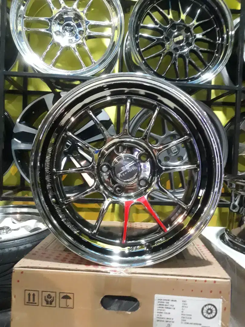 VELG BUZZ BLACK CHROME R17×8 H5×114 HRV,CIVIC,INNOVA,BRV,WRV,ERTIGA