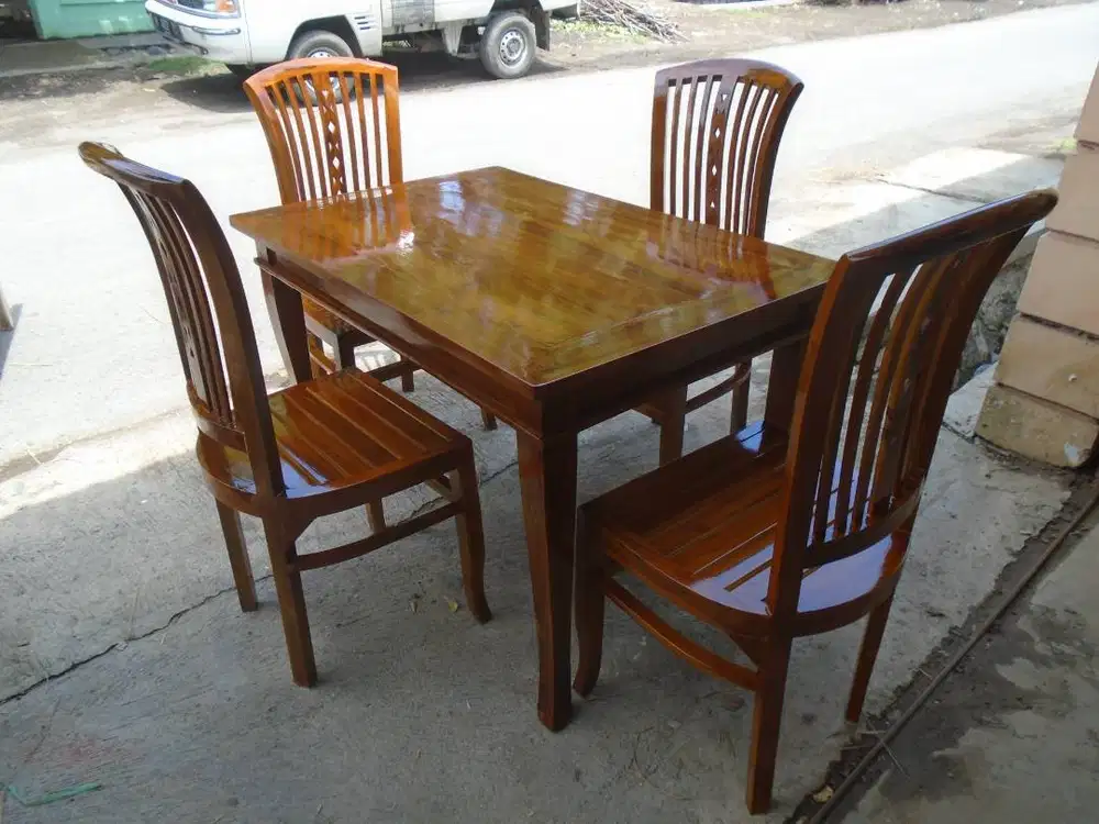 meeja makan beauty full jati