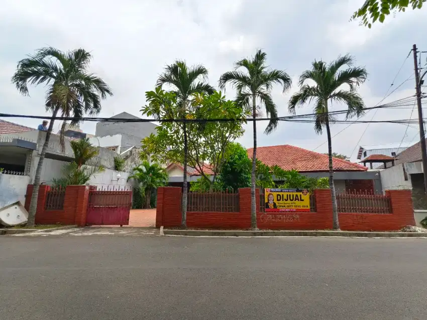 Dijual rumah luas di Jl. Otista, cipinang cempedak, jatinegara JakTim
