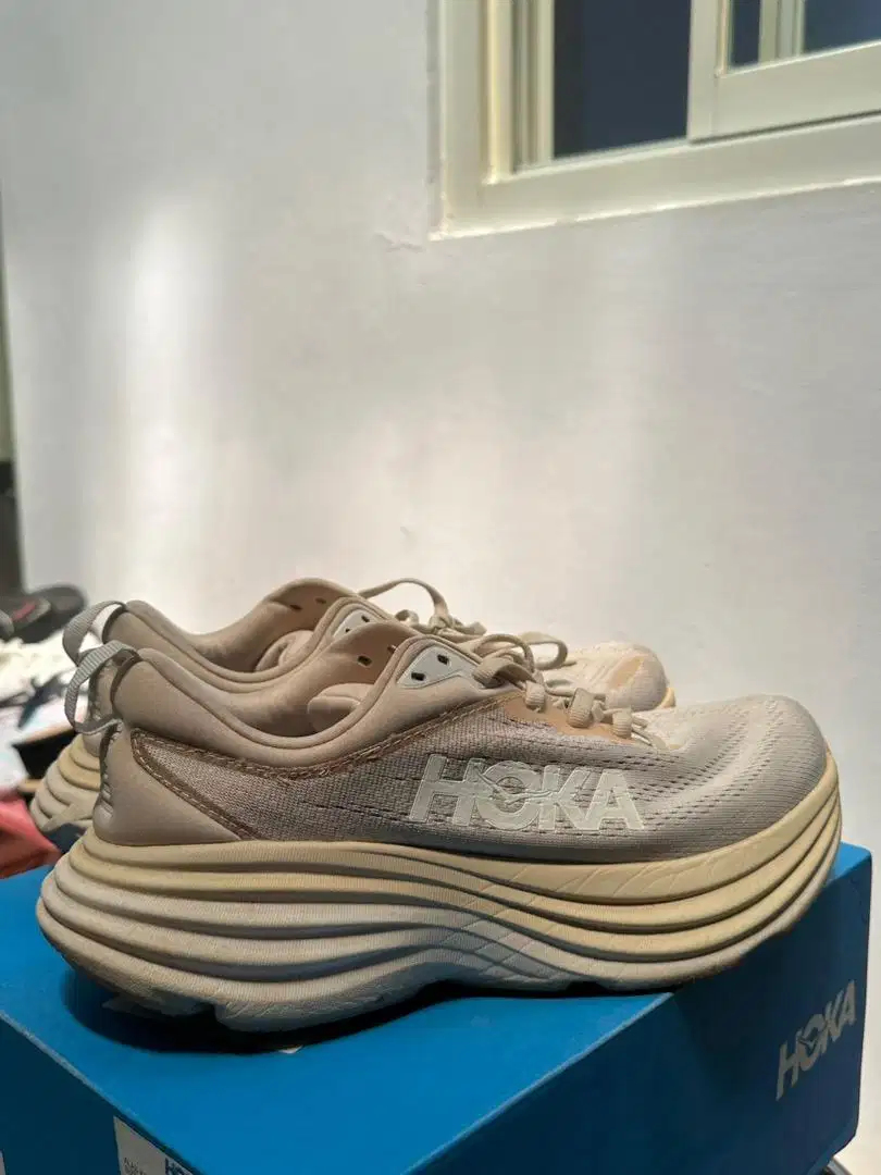 Sepatu Running Hoka M Bondi 8