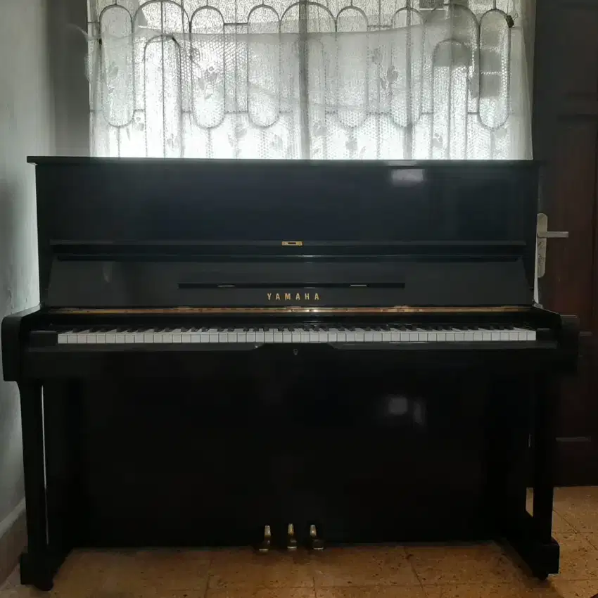 Piano Yamaha U1 G