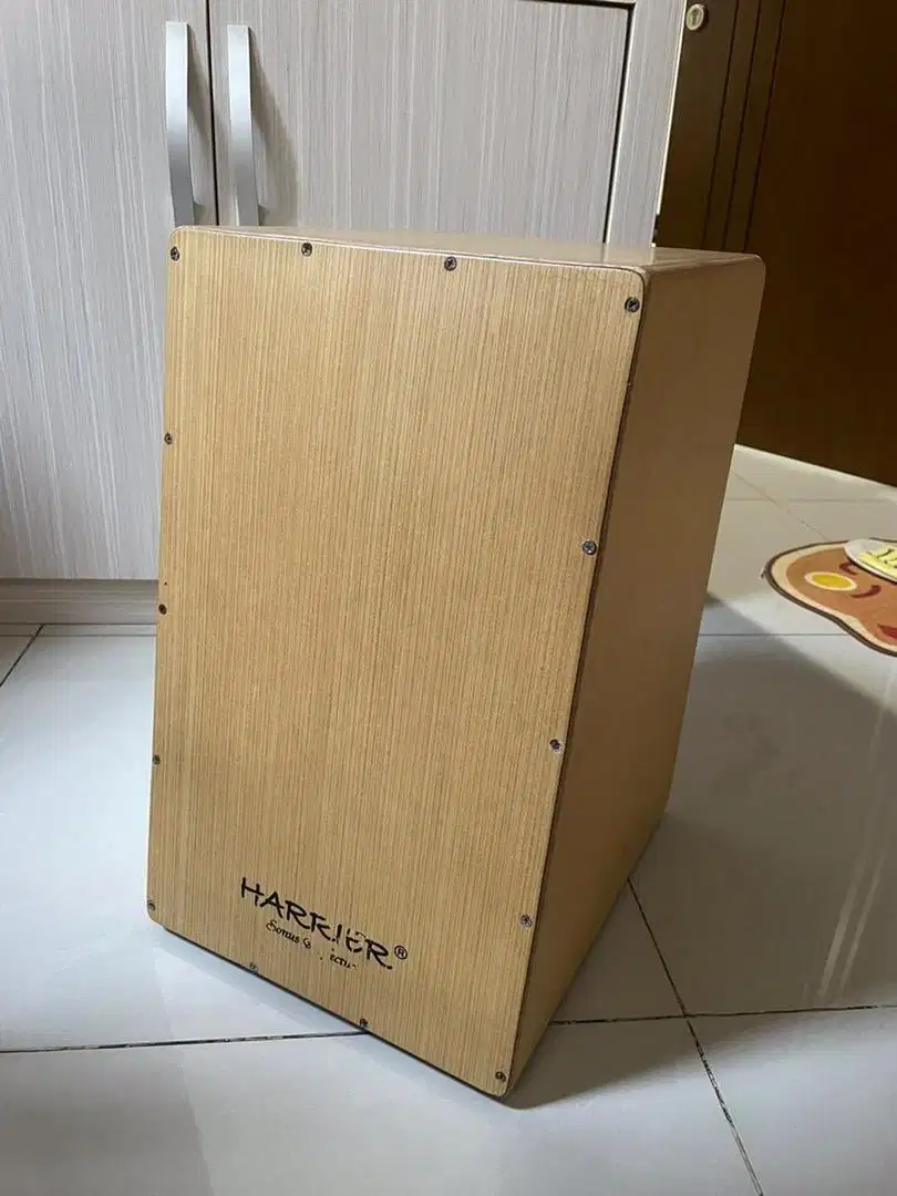 Cajon harrier tipe trapesium