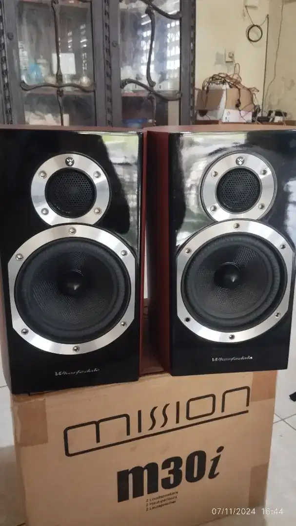 Speaker bookshelf Wharpedale diamond 10.1