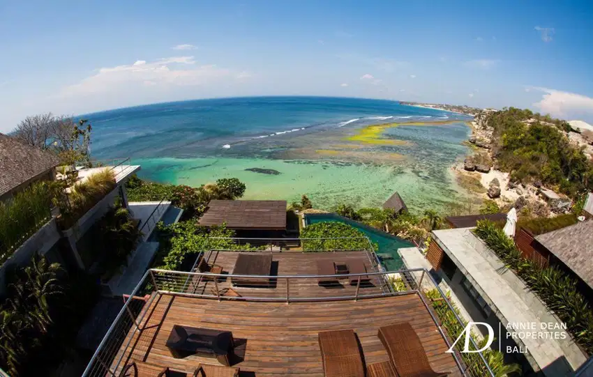 FREEHOLD EXTRAORDINARY CLIFF FRONT VILLA ESTATE IN ULUWATU