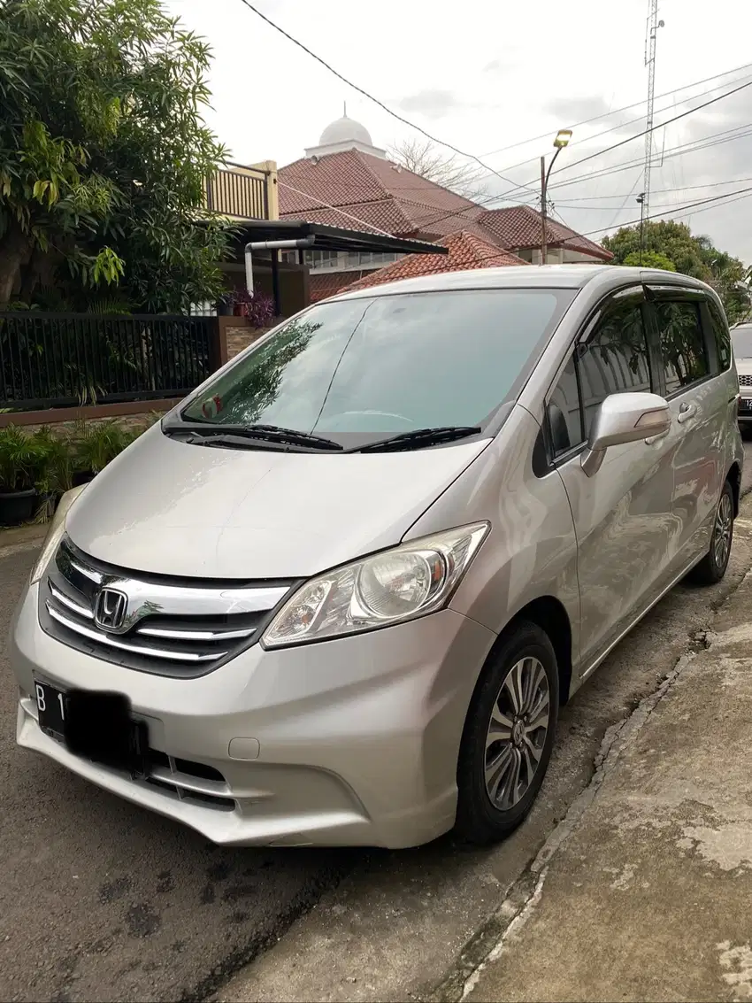 Honda Freed Psd 2012