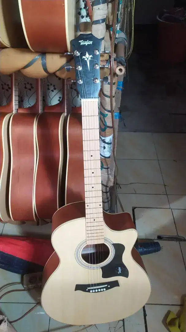 Gitar akustik mappel