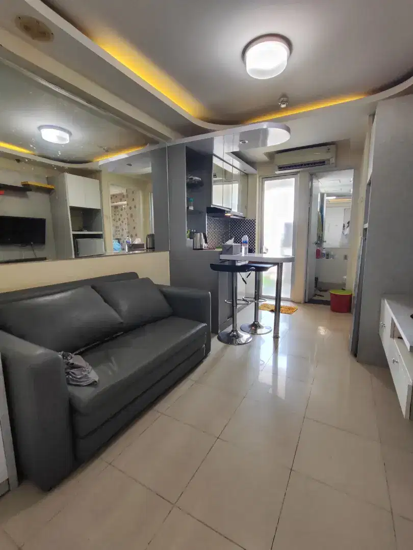 Dijual Unit diatas Mall 2BR Furnished Baru SHM