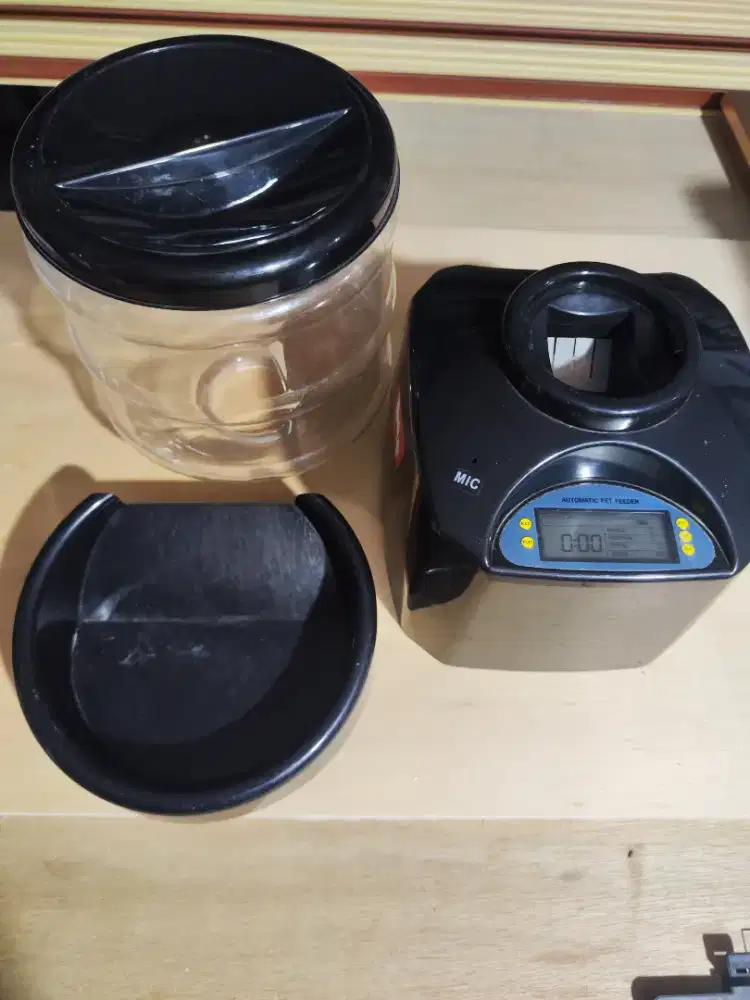 Pet feeder tempat makan kucing anjing otomatis automatic feed HRG NETT