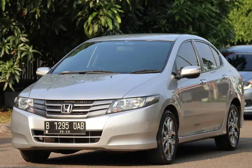 Honda City E MT Silver 2010