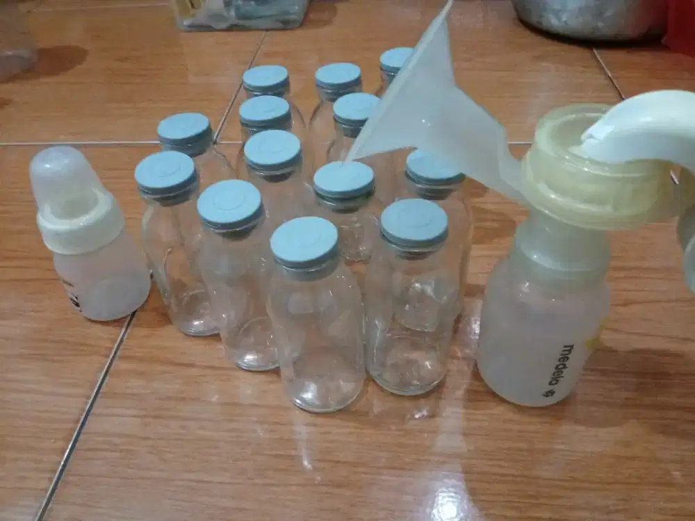 Pompa asi manual medela plus botol asi kaca