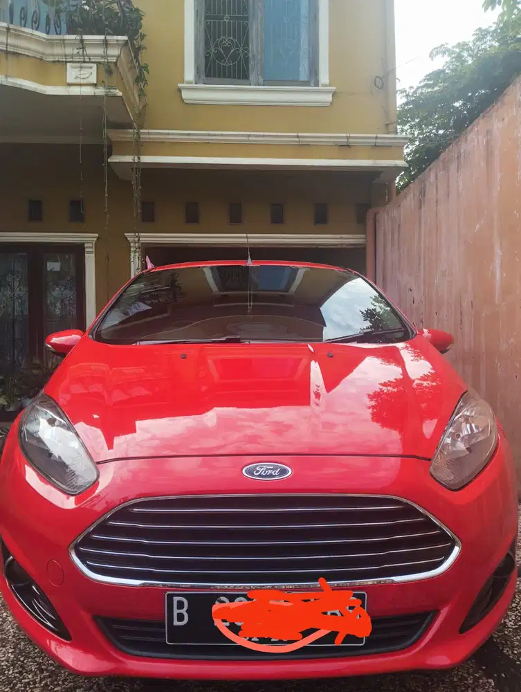 Ford  fiesta mobil simpanan jarang dipakai untuk yg cari mbl istimewa