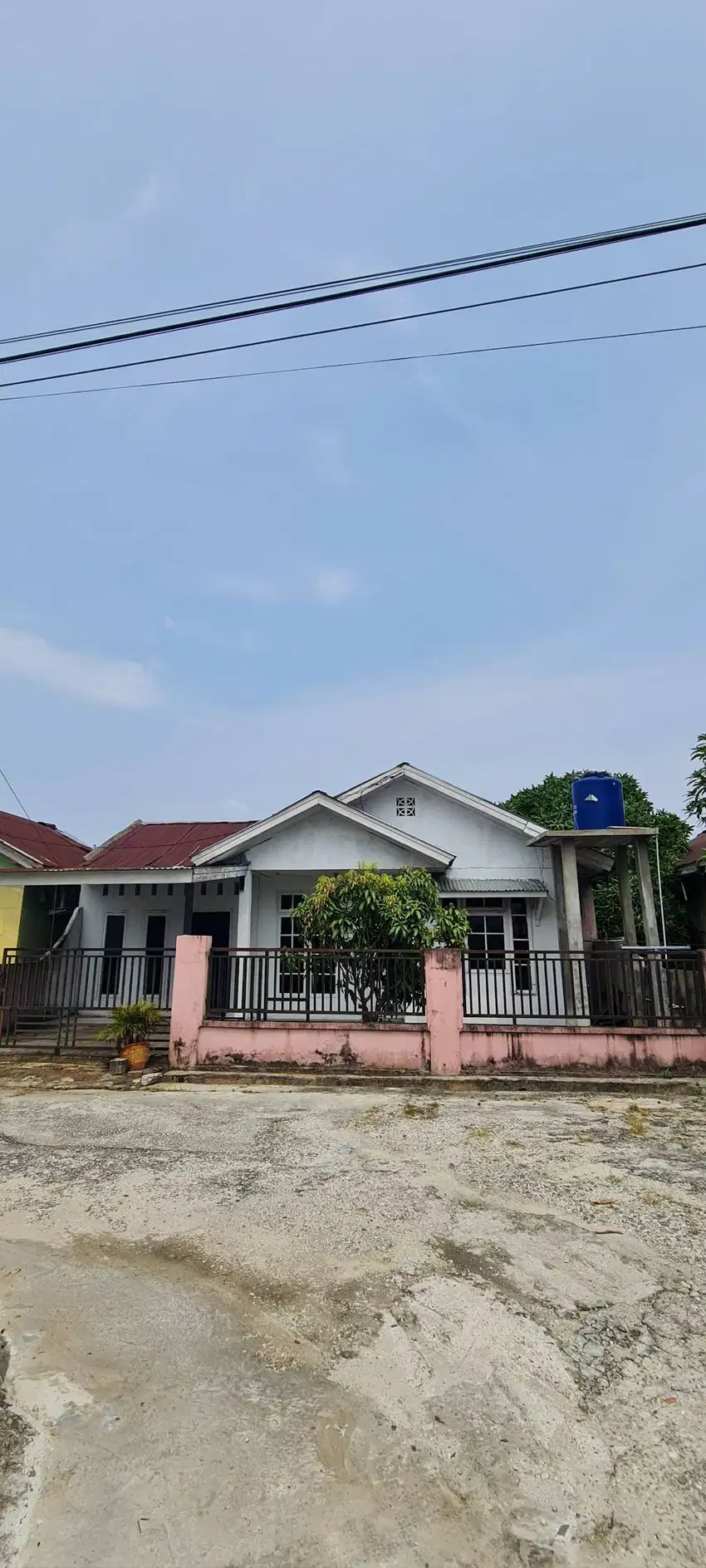 Dijual murah Rumah Second 100/165 di Villa Pandau Jaya Pekanbaru