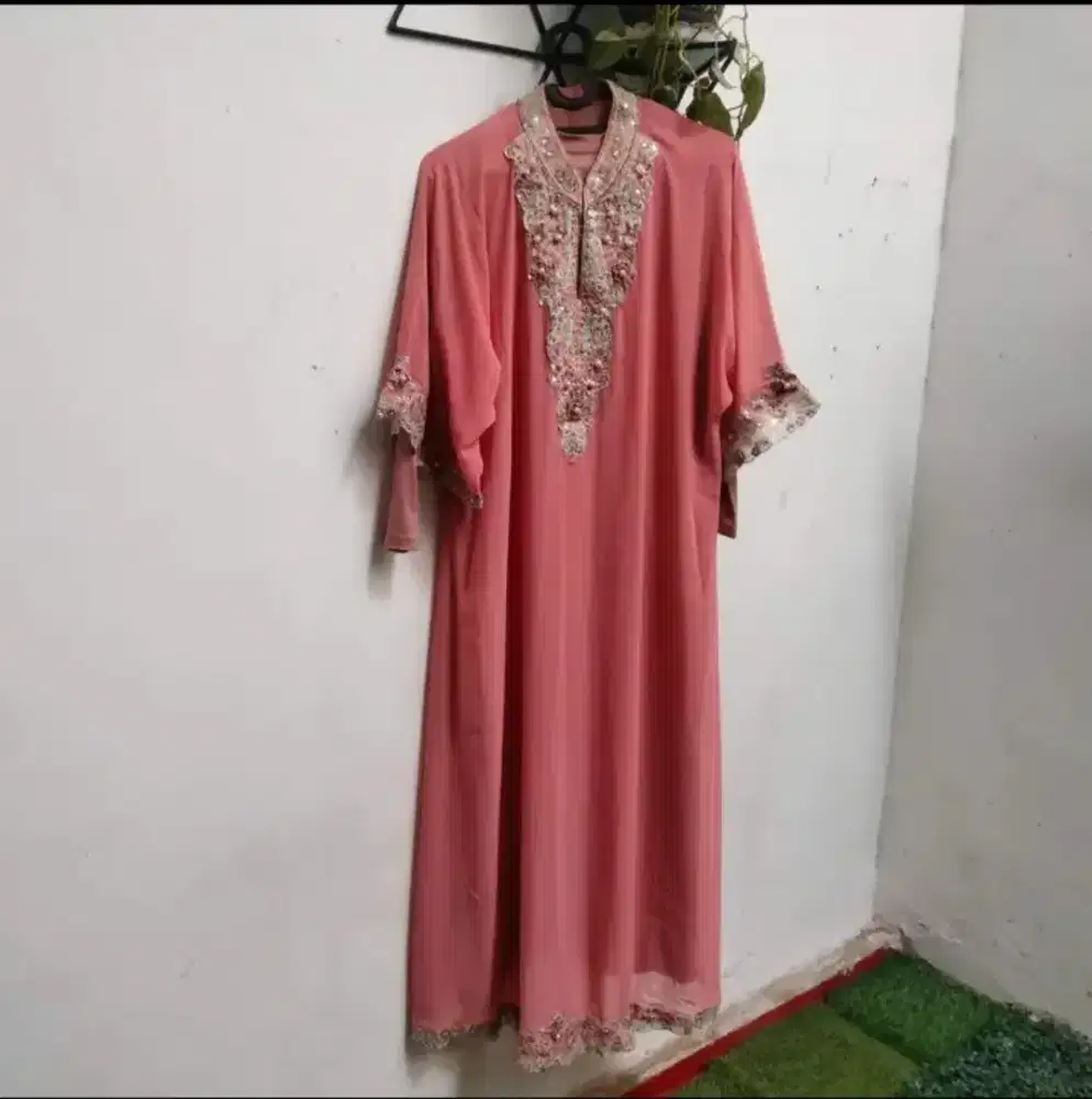 Gamis muslim motif bordir payet