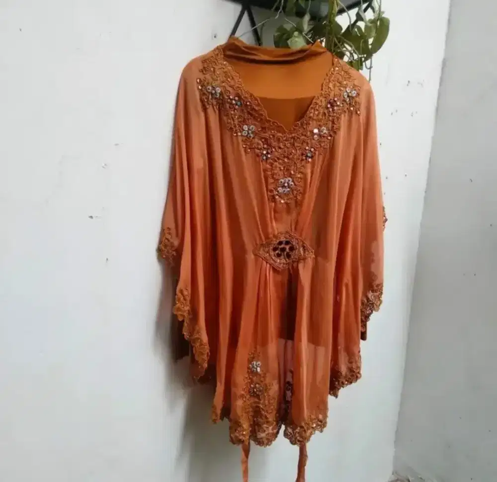 Atasan kebaya tunik