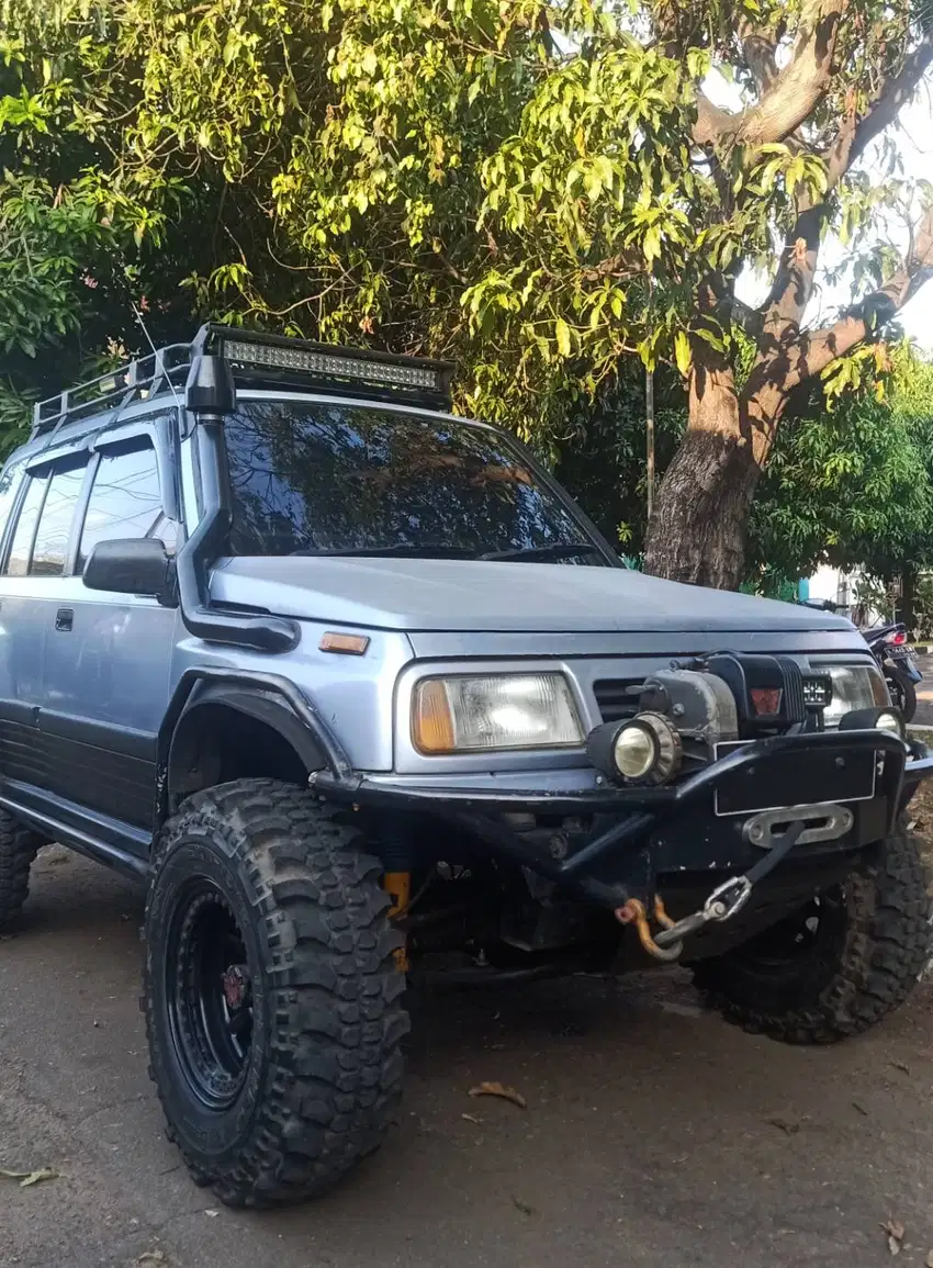 SUZUKI VITARA 4X4, 2000 CC INJECTION, TAHUN 1993