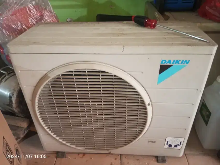 Outdoor Daikin 1 1/2 pk