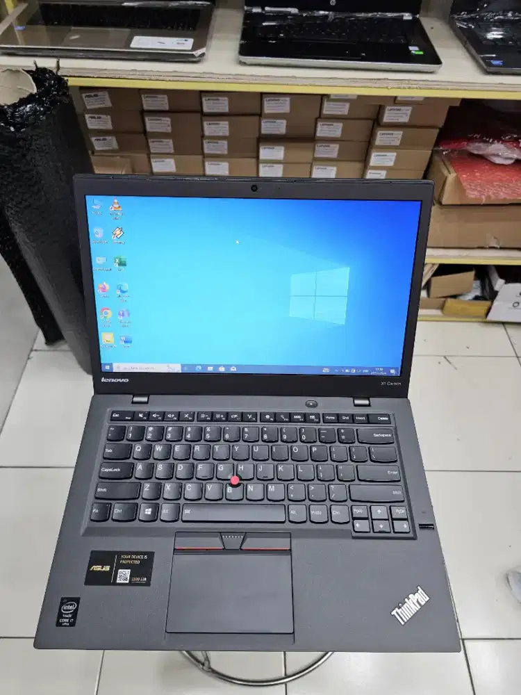 laptop lenovo thinkpad Intel core i7 ram 8gb SSD 256gb body sudah slim