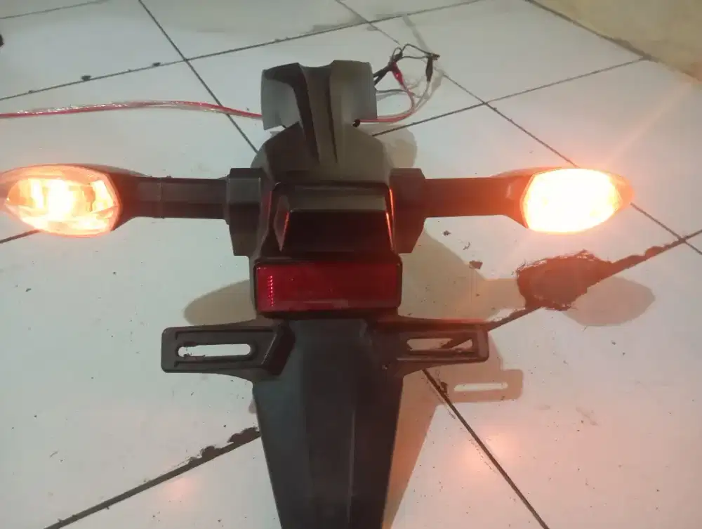 Spakbor belakang GSX R150