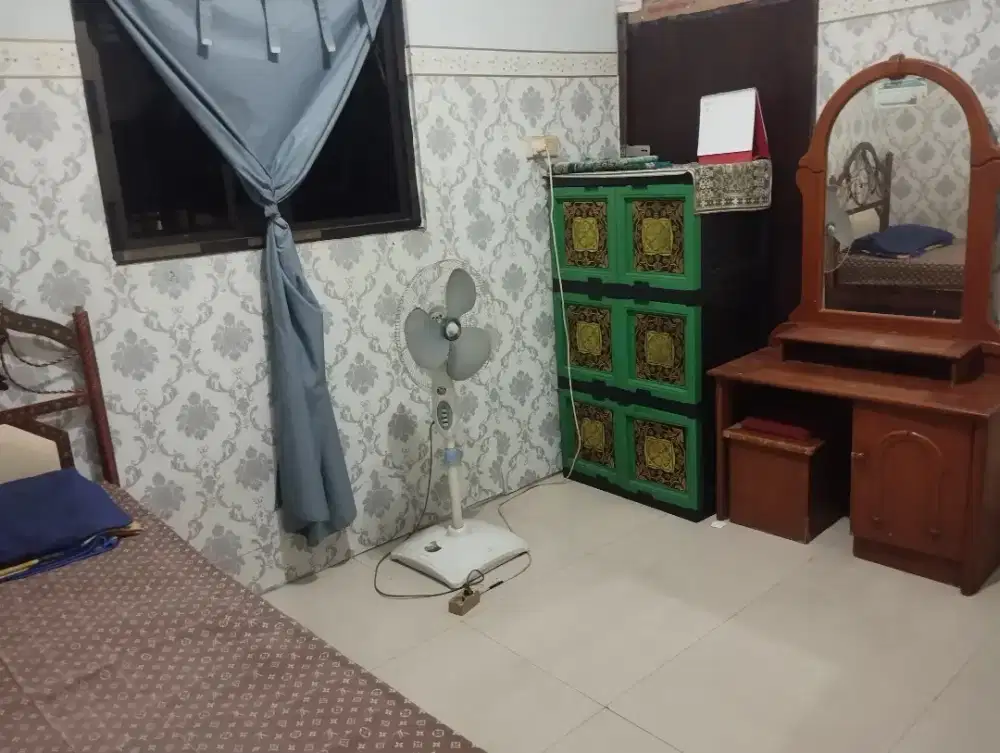 Kosan murah, ada khusus untuk laki-laki dan ada khusus untuk wanita