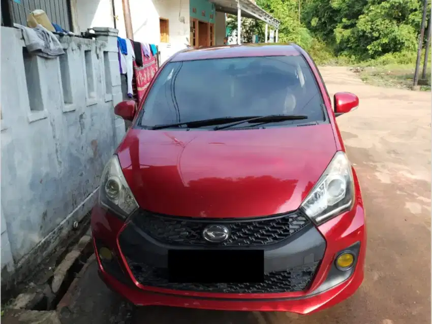 Di jual mobil sirion tahun 2016