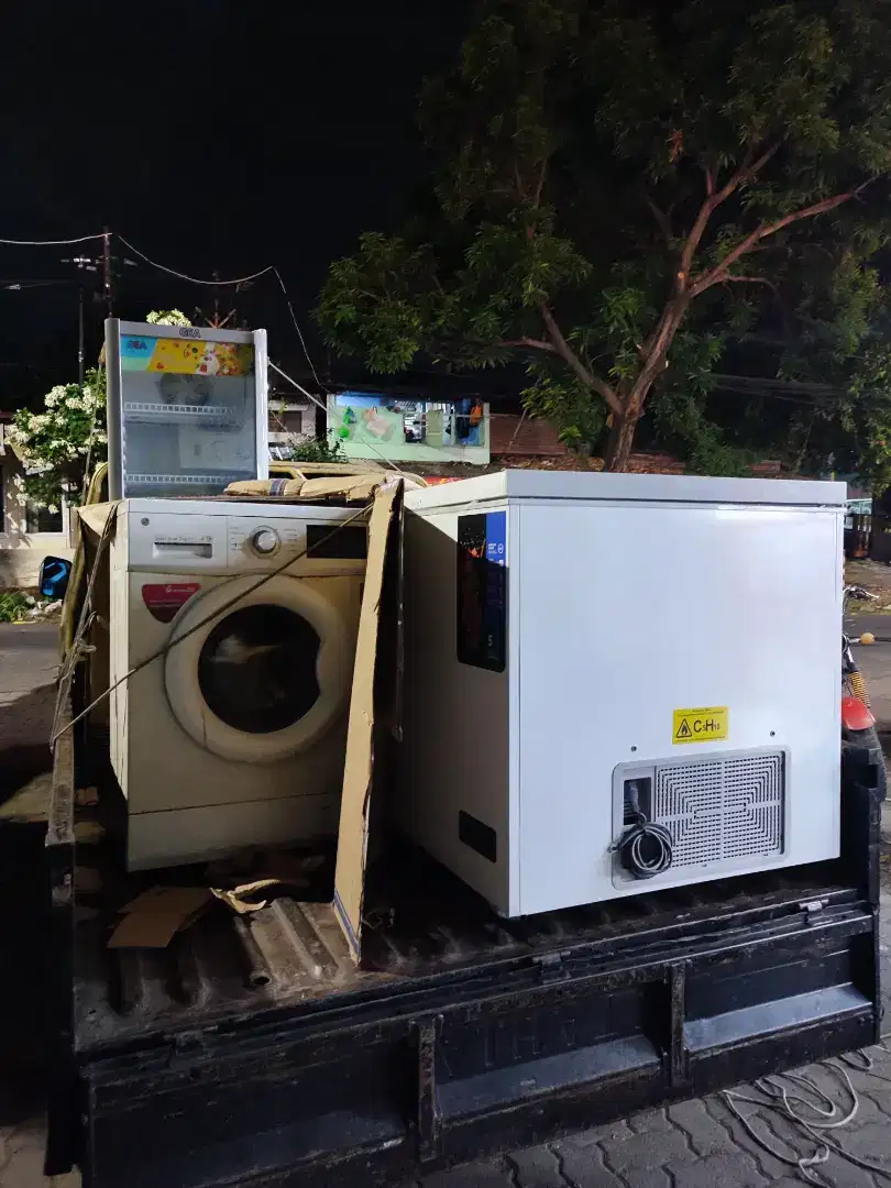 Di beli elektronik bekas atau rusak
