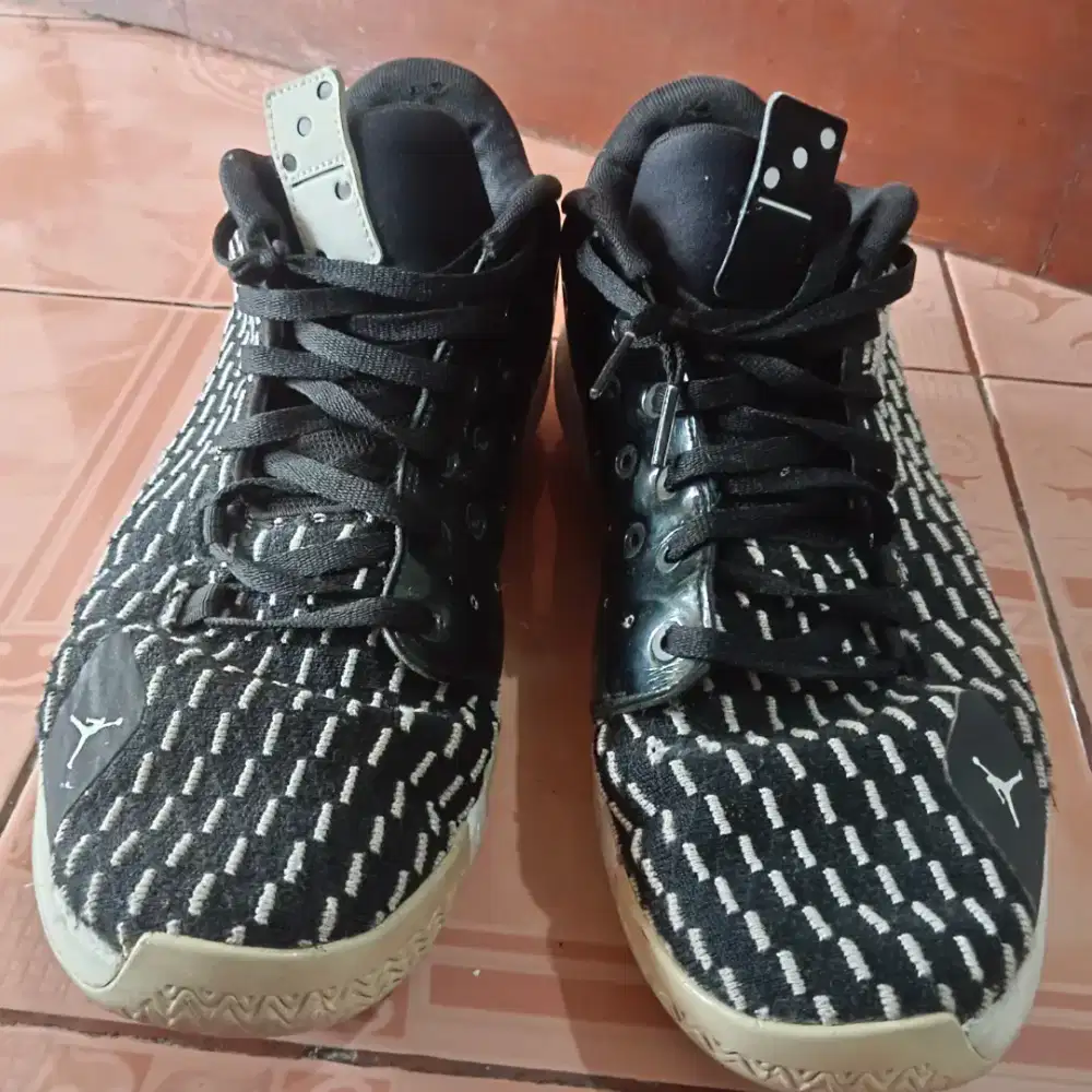 Sepatu Basket Nike Jordan Domino size 44.5