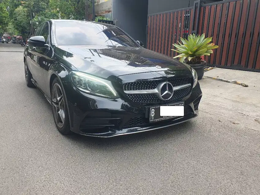 MERCEDES BENZ C300 PRIBADI DARI BARU LOW KM