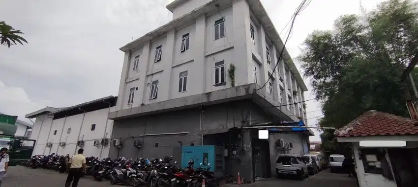 Sewa Kantor dan Gudang Lebar dan Strategis Siap Pakai di Medan