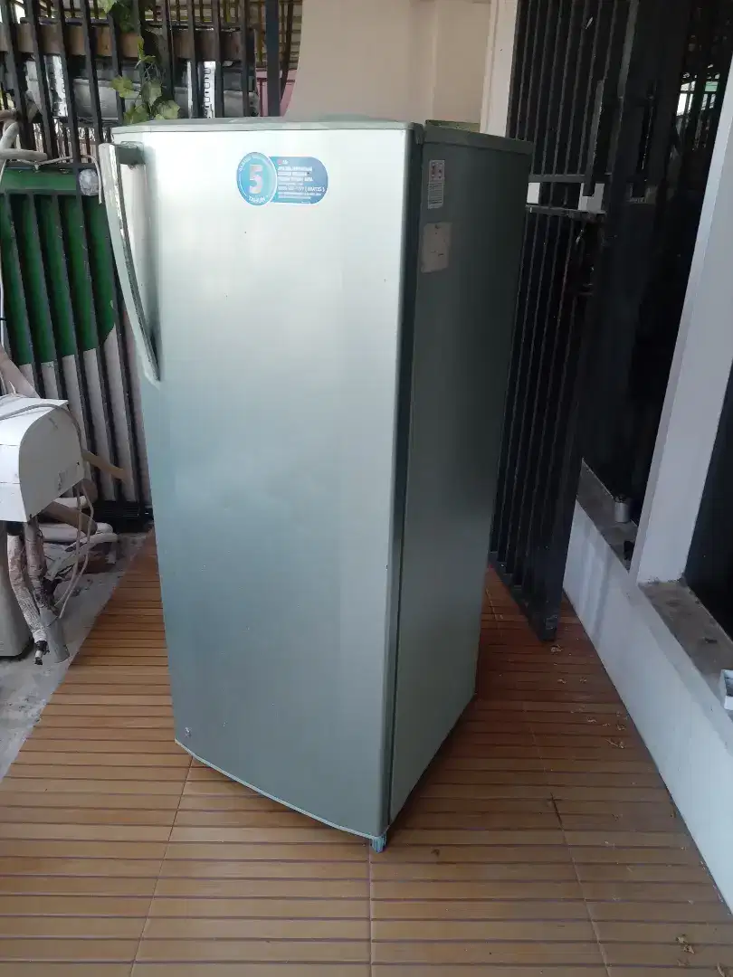 Dijual freezer rak