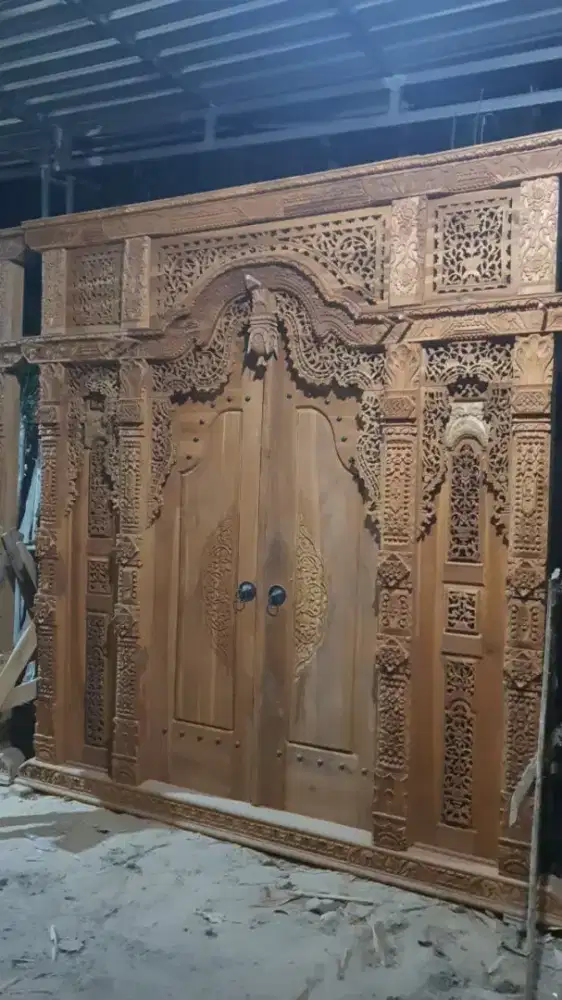 Gebyok motif gunungan lbr 250 t 265 jendella kaca