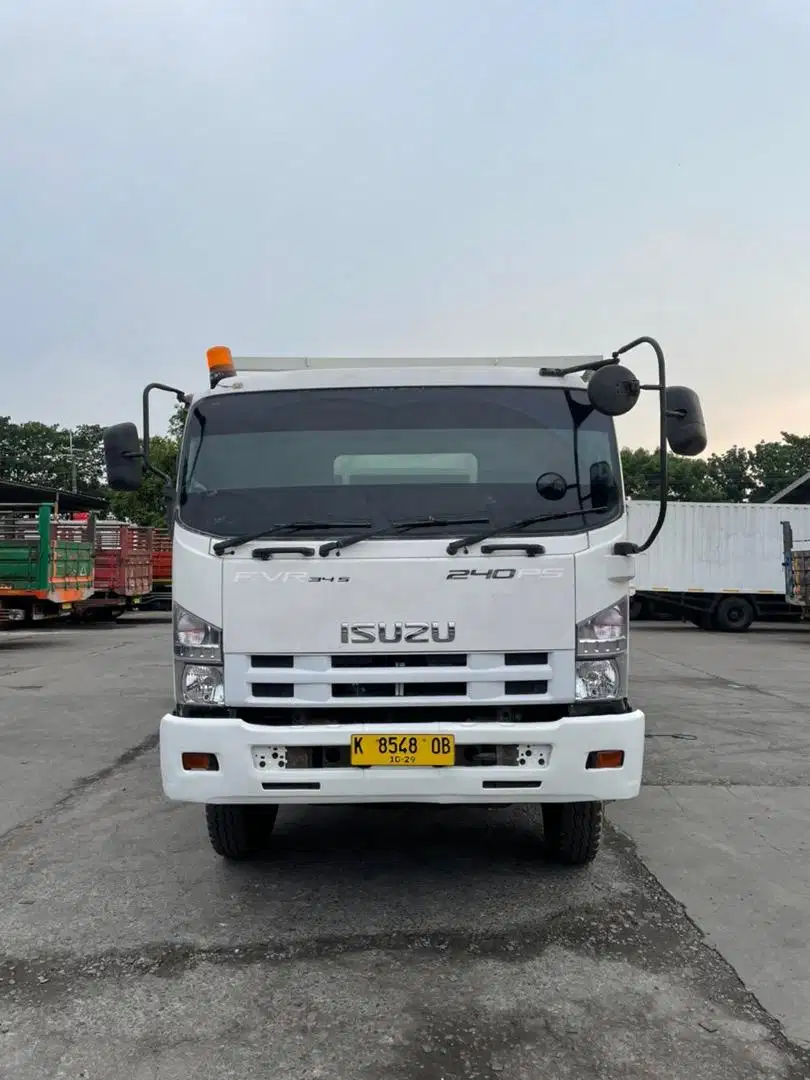 Isuzu GIGA Engkel FVR34S 2012 Bak Sentral FVR 34 S