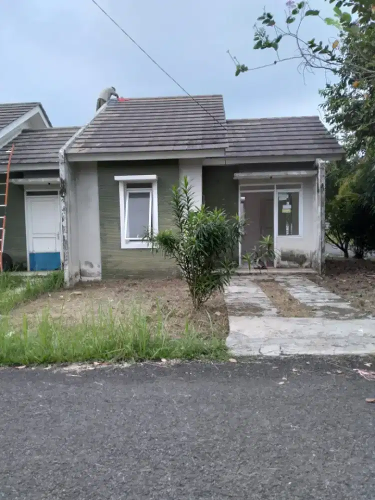 Di Jonggol rumah hoek luas 135 suasananya asri citra indah city