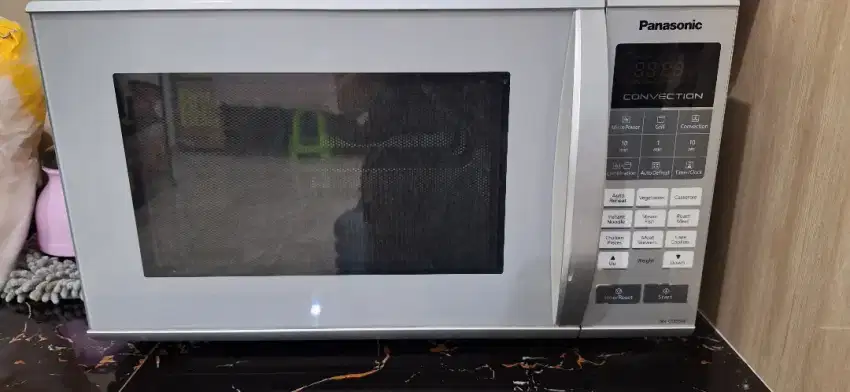 Preloved Microwave Oven Panasonic NN-CT655M