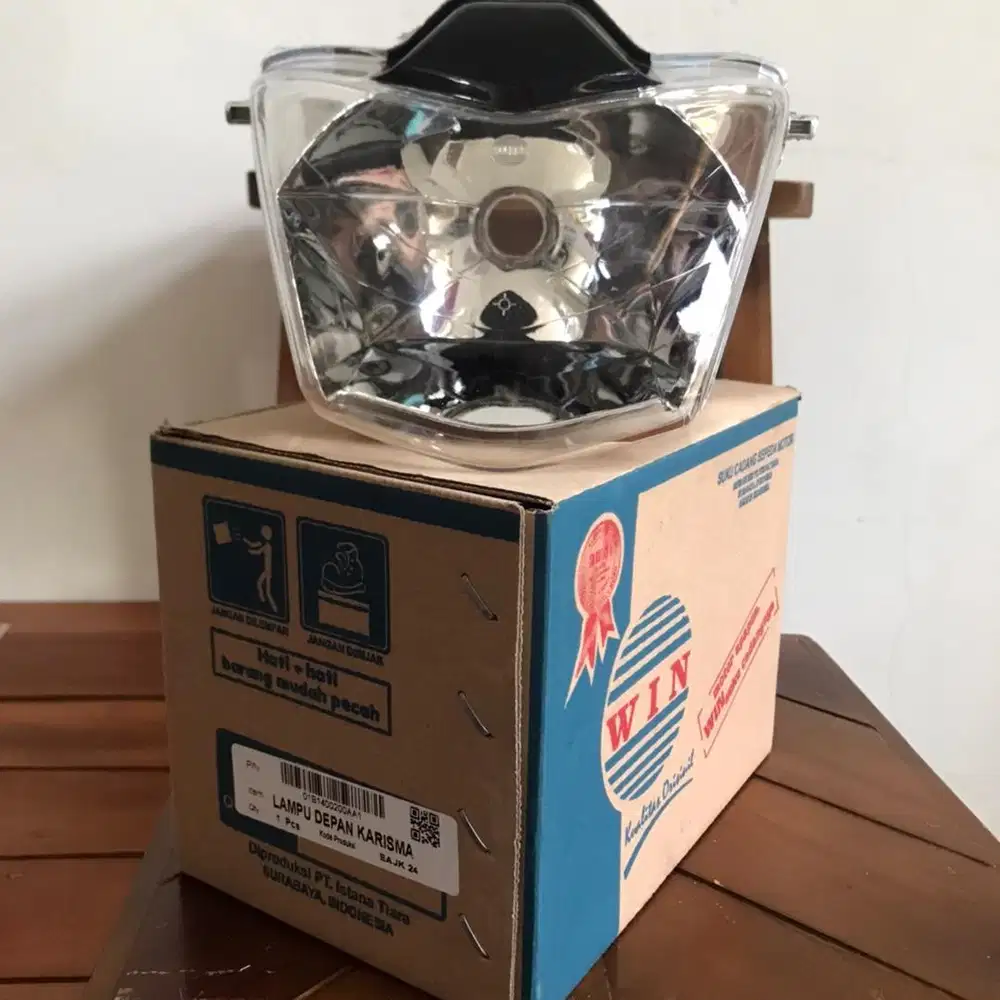 Reflektor motor karisma merek win like new baru seminggu pake