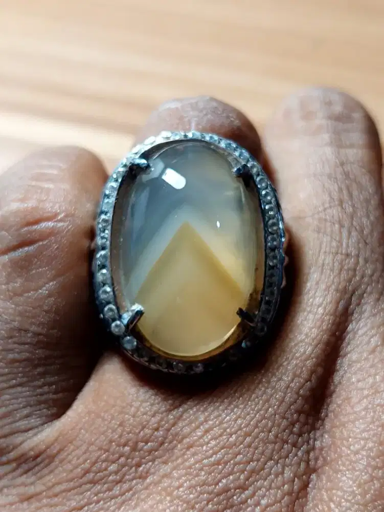 Batu Anggur motif Junjung Derajat Junder