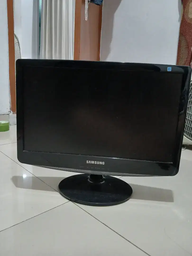 LCD Monitor Samsung 19
