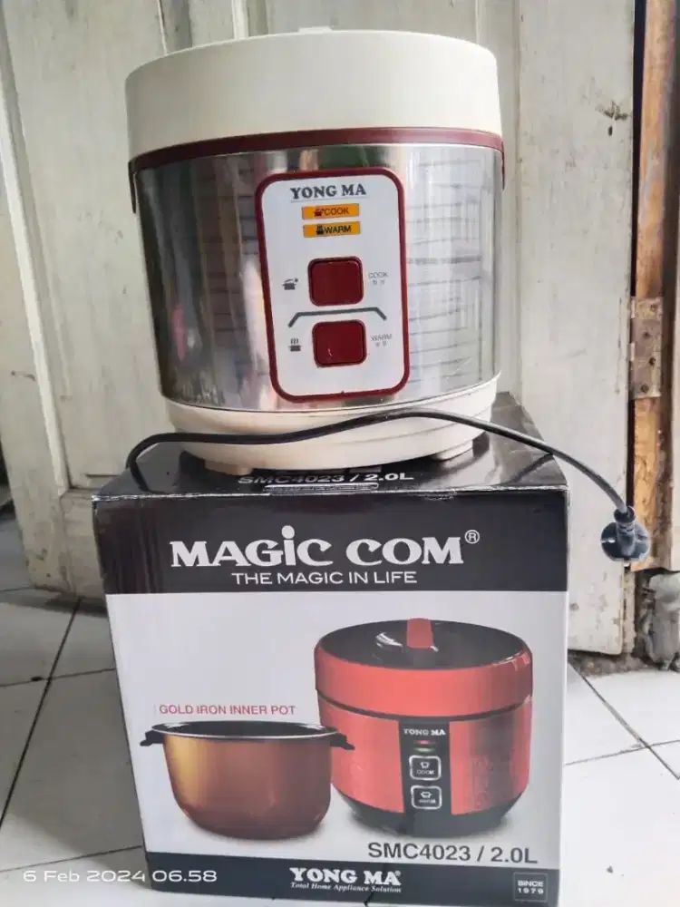 Young ma. Rice cooker. Magic com. Penanak nasi ukuran 2 liter