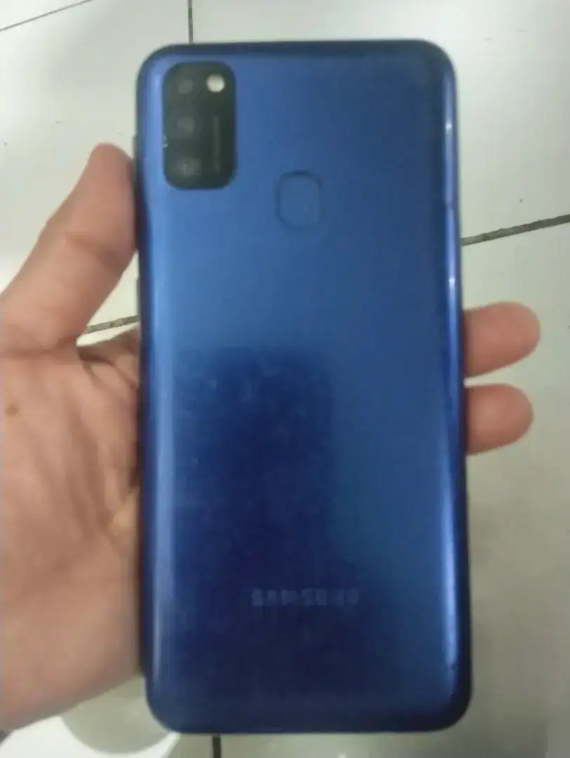 Samsung M21 Ram 4/64  minus ada titik putih 1 di layar tp aman normal