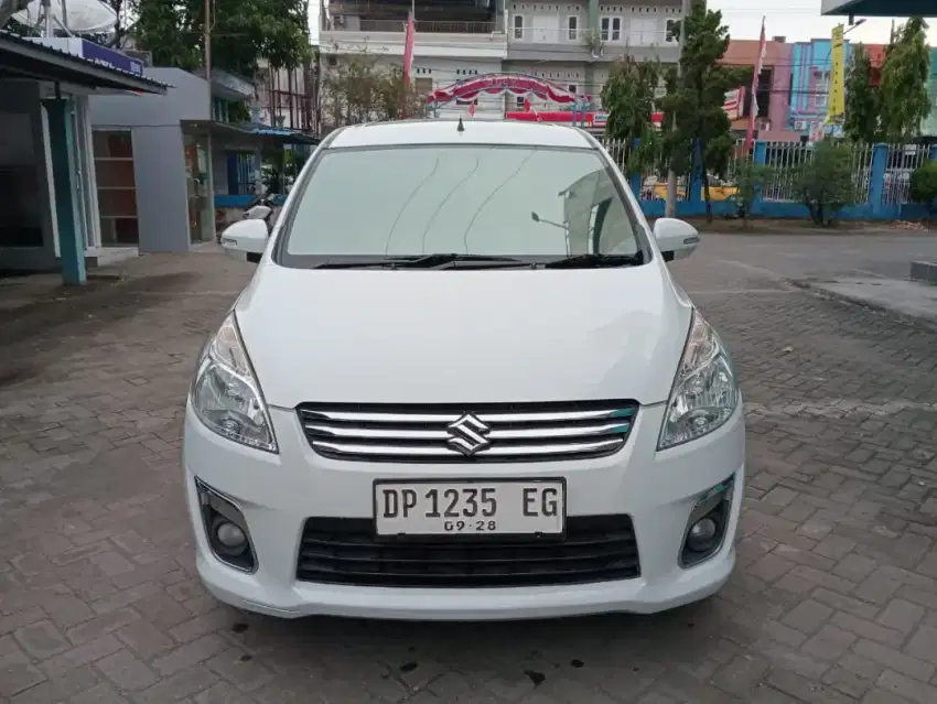 Dijual mobil Ertiga gx 1,4 manual th 2014 mulus terawat siap pakai.