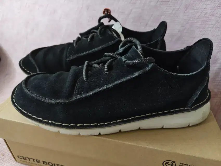 Sepatu Clarks Colehill Seam Black Suede (Kulit asli) size 43